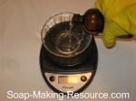 measure out oils for tea tree blend measure out oils for tea tree blend